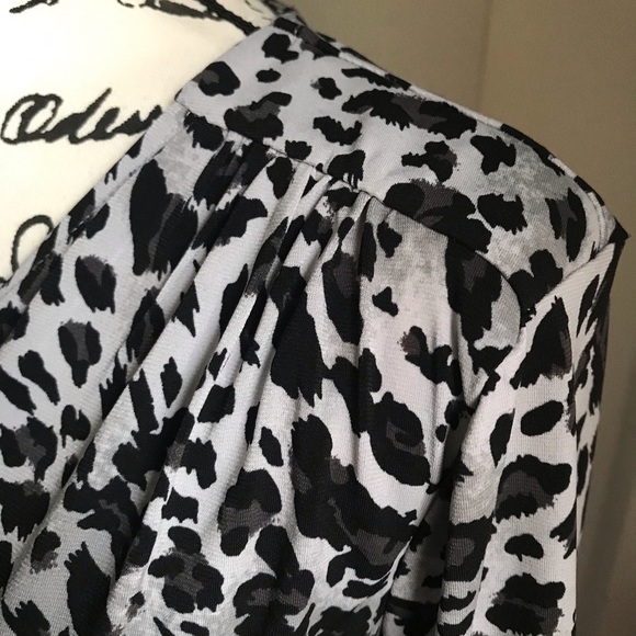 Sexy Leopard Print Wrap Dress Midi Size Medium Ellen Tracy Date Night or Work - Picture 4 of 14